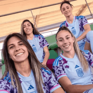 Icono de Camisetas Fútbol Mujer