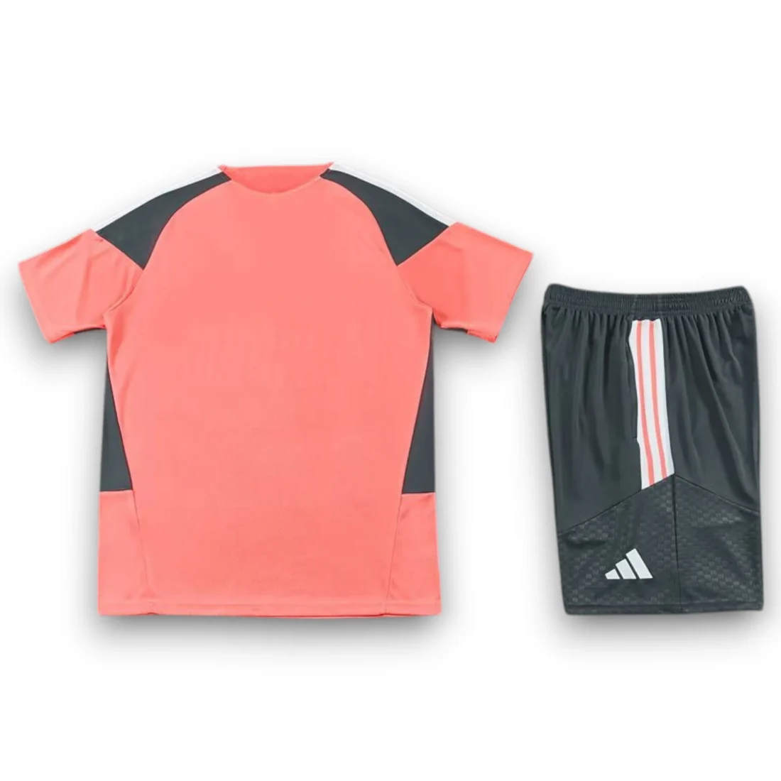 Conjunto Real Madrid 2026-2027 Cuarto - Entrenamiento - Imagen 3